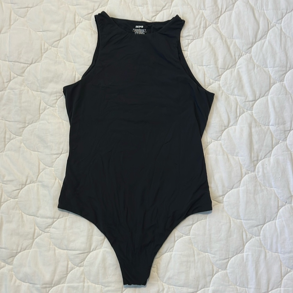 SKIMS brand new, bodysuit in Black, medium